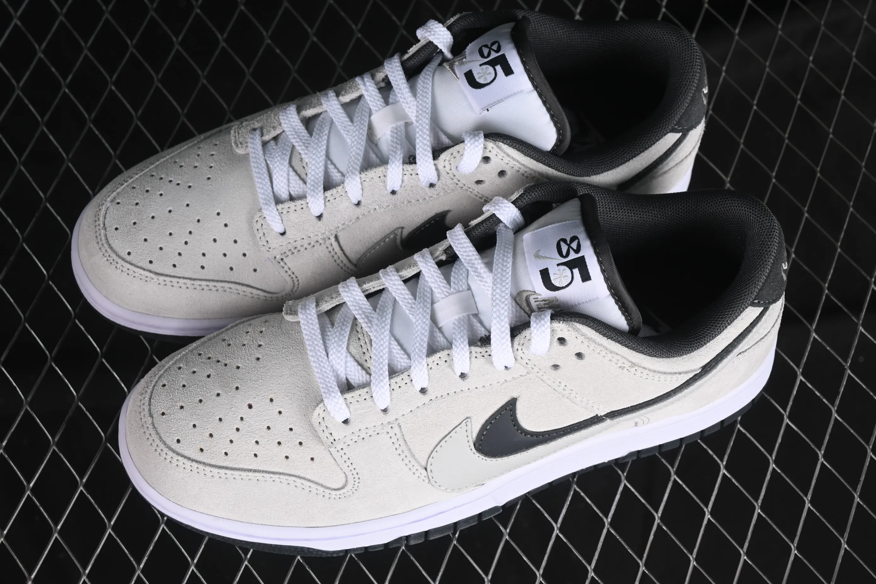 All categories Nk SB Dunk series Nk SB Dunk Low low-top sneakers CS version Nk Dunk Low 85 double hook series SB low-top sports and leisure sneakers HV1800-101
